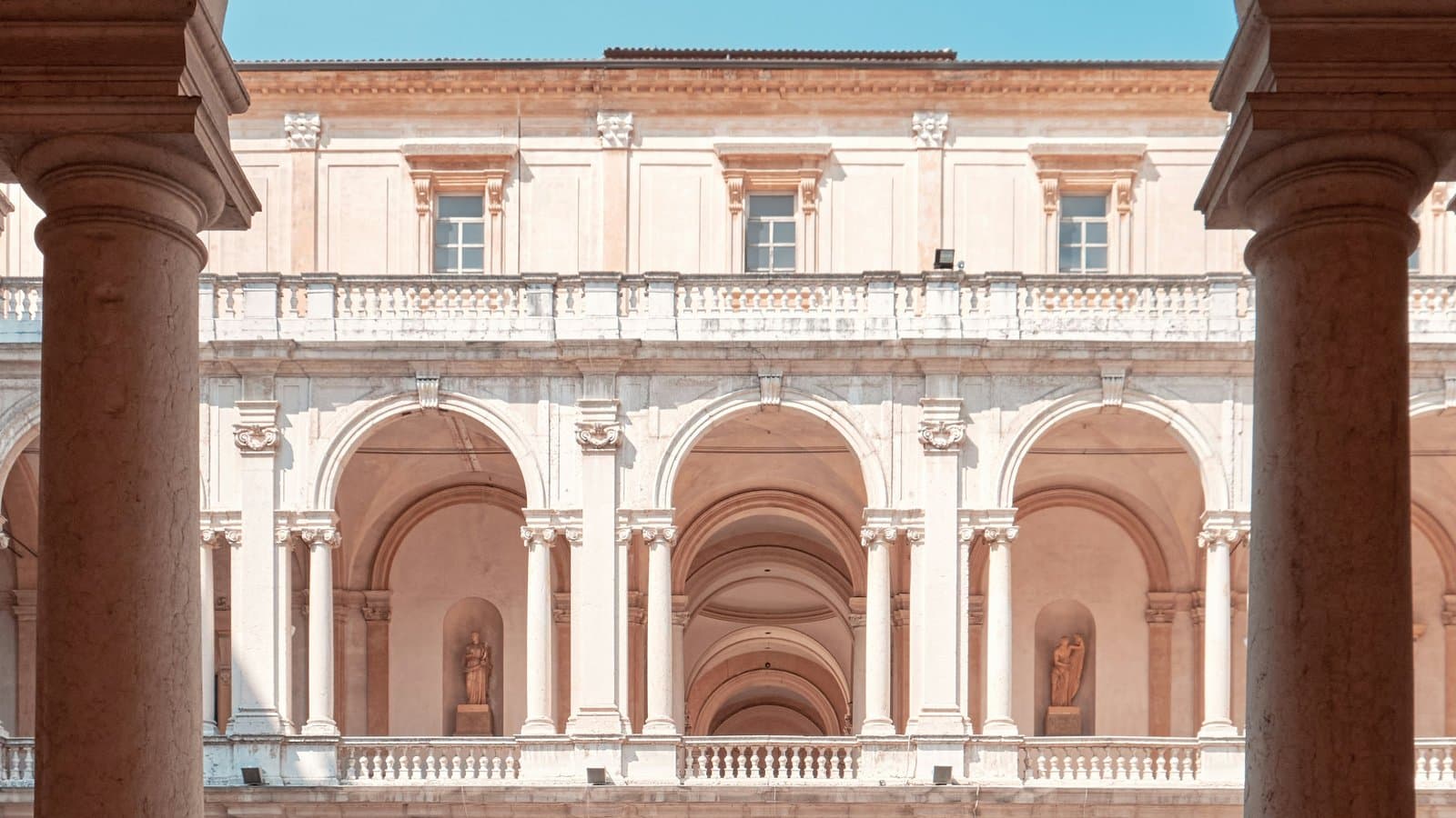APE a Modena: costi, tempi e documenti per vendere o affittare casa